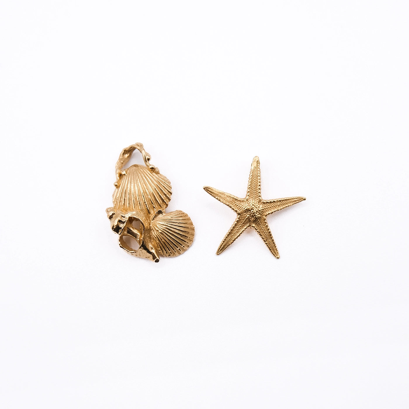 14K Seashell Trio Pendant
