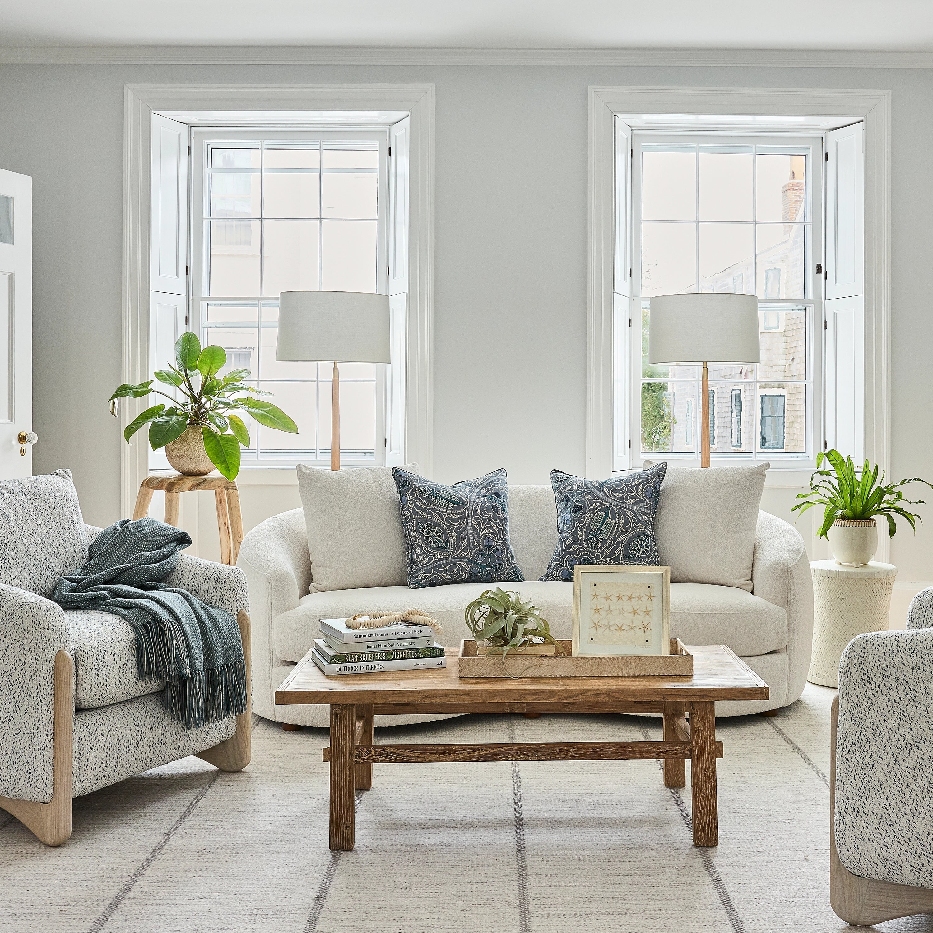 Furniture & Rugs