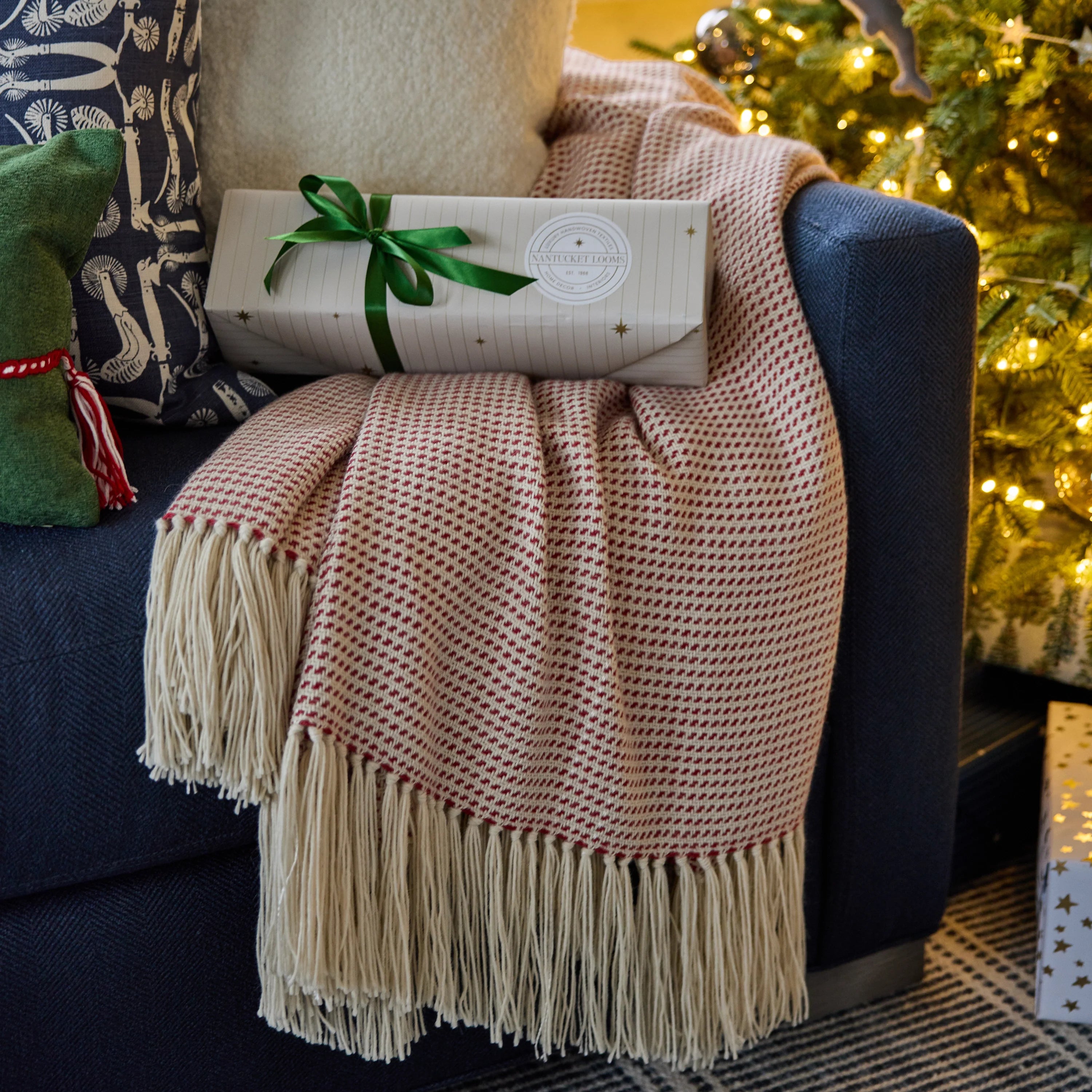 Holiday Blankets & Throws