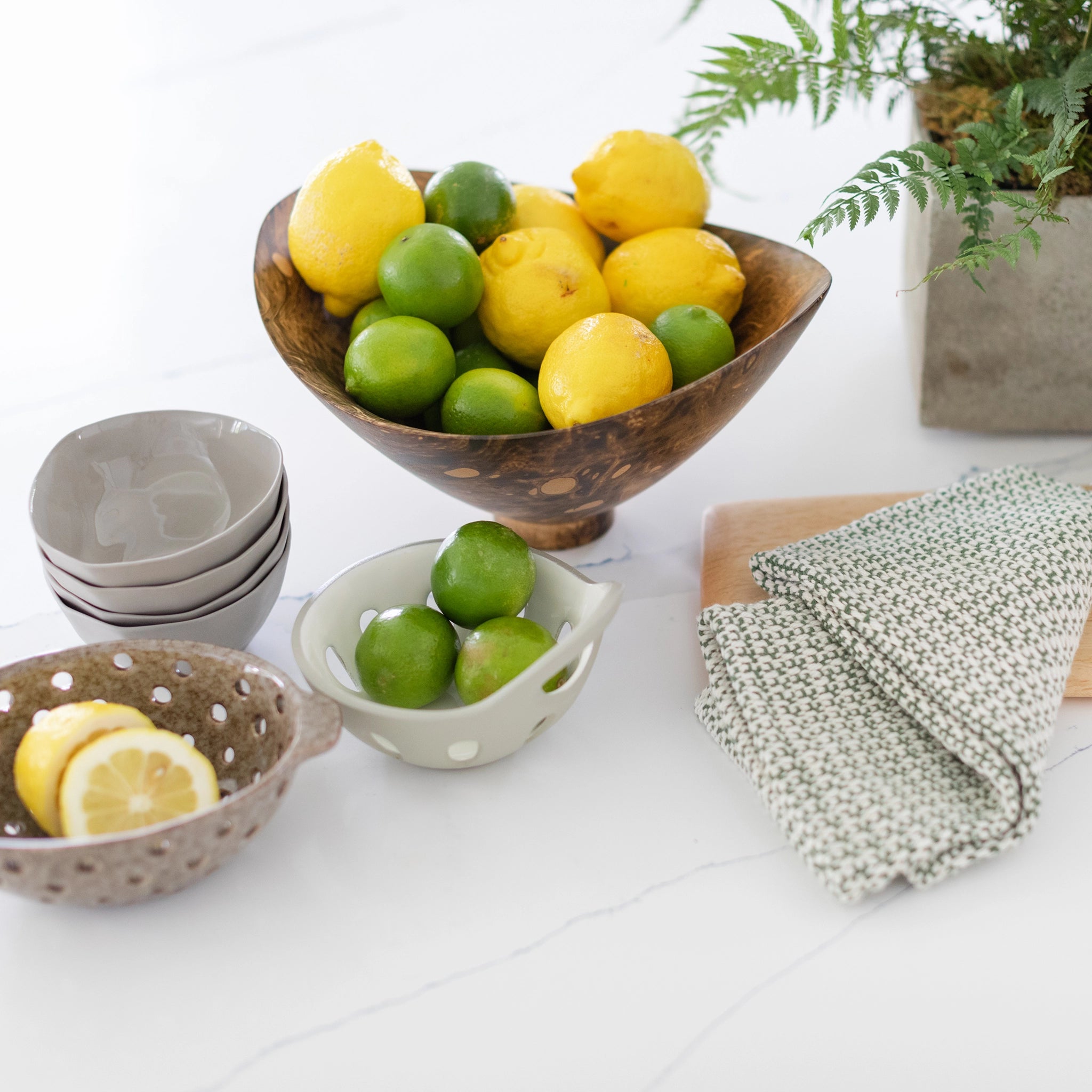 Marbleized Mango Wood Wide Bowl