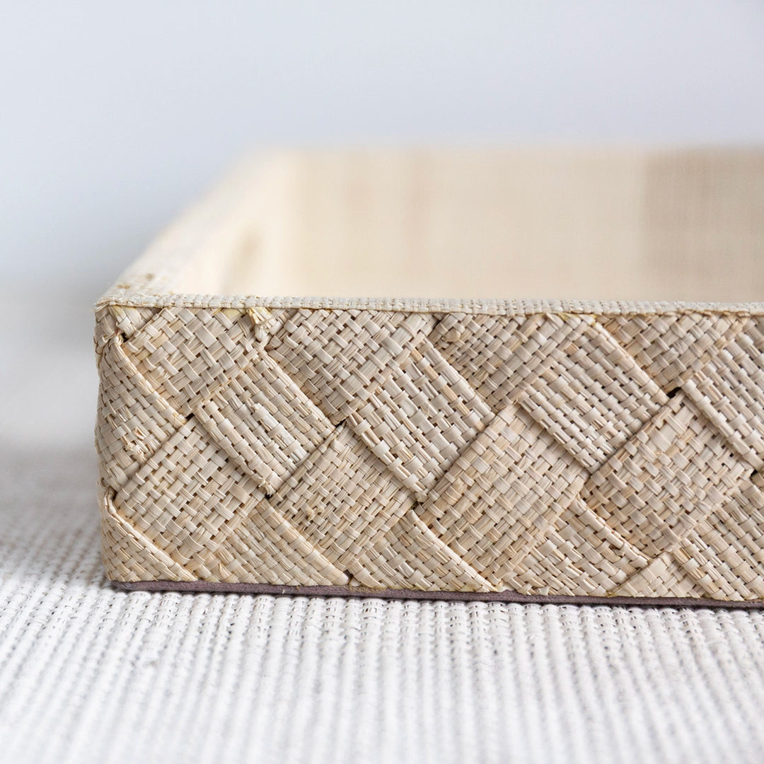 La Bocca Raffia Serving Tray
