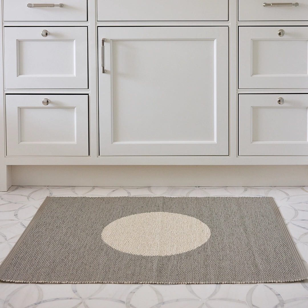 One Dot Gray Mat