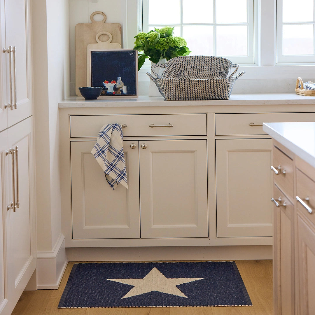 One Star Dark Blue Mat