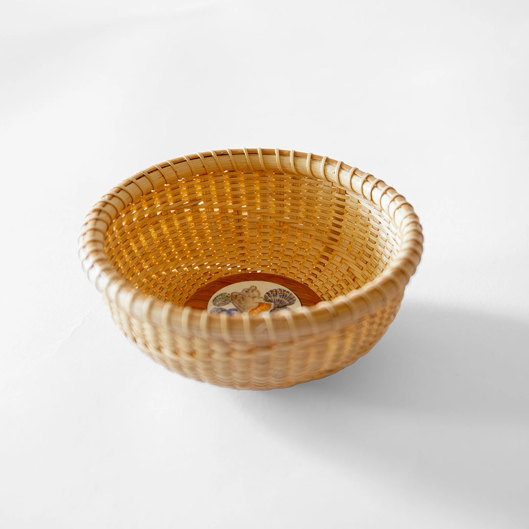 Round Lightship Basket with Seashell Scrimshaw Base | Dale Rutherford