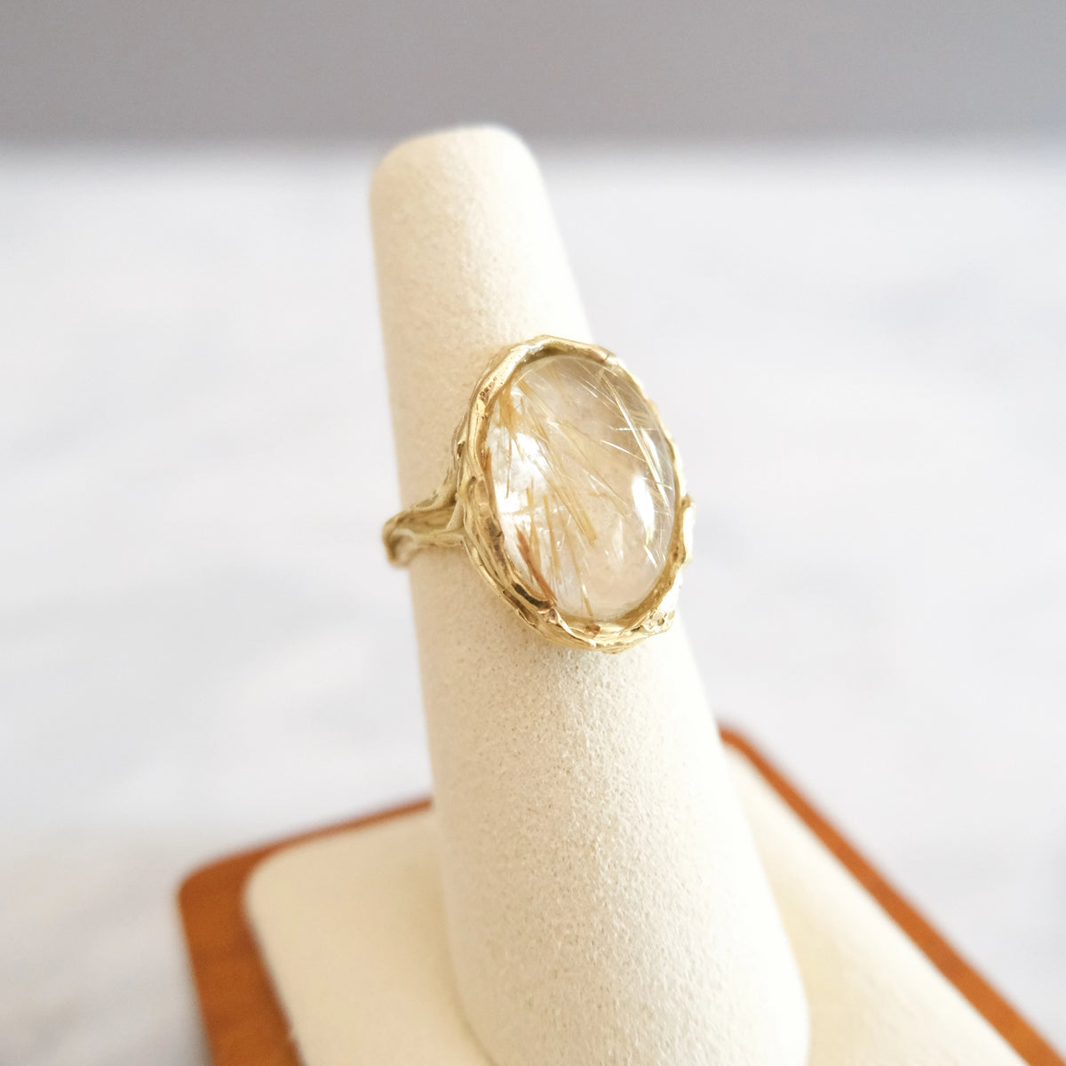 18K Quartz Ring Nantucket Looms