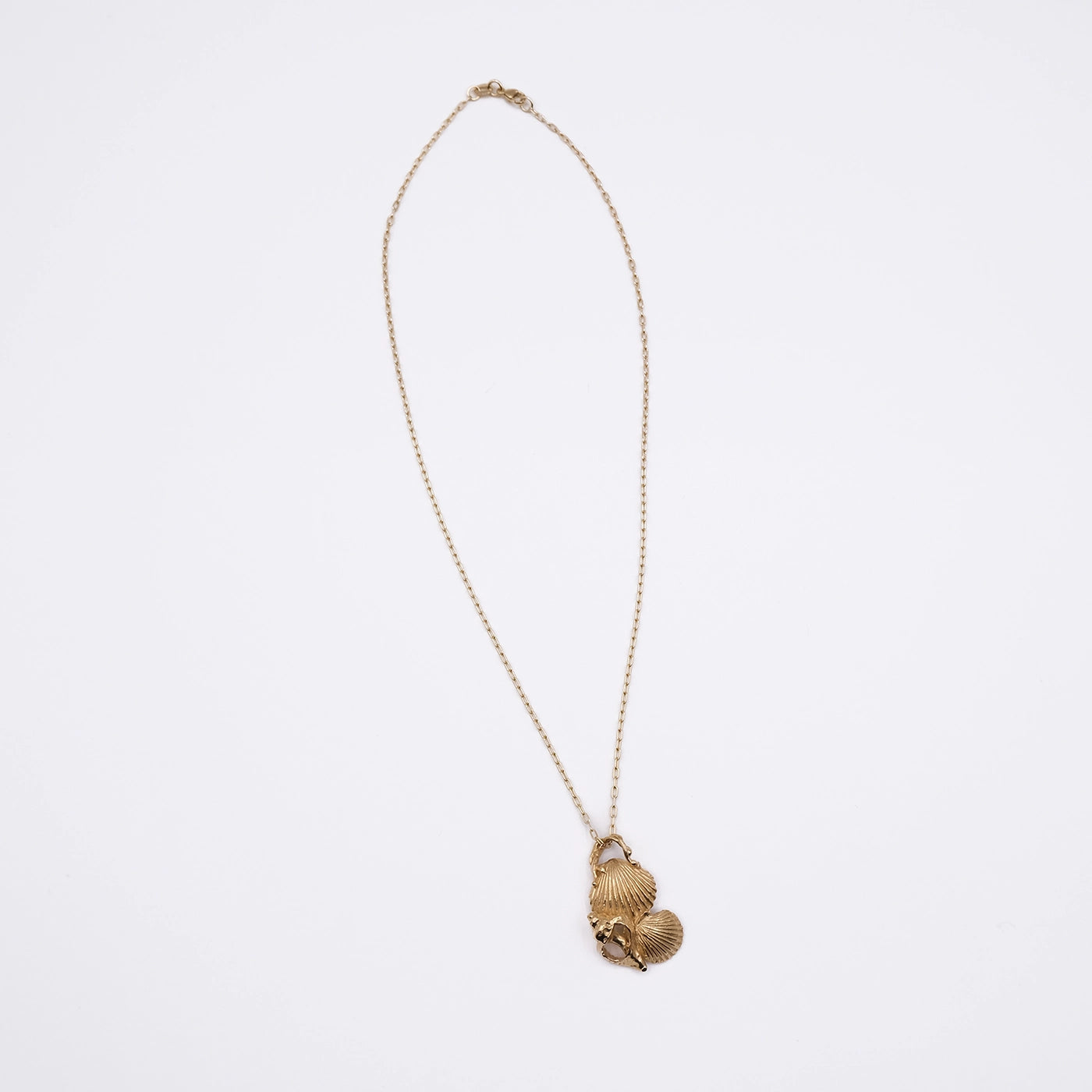 14K Seashell Trio Pendant