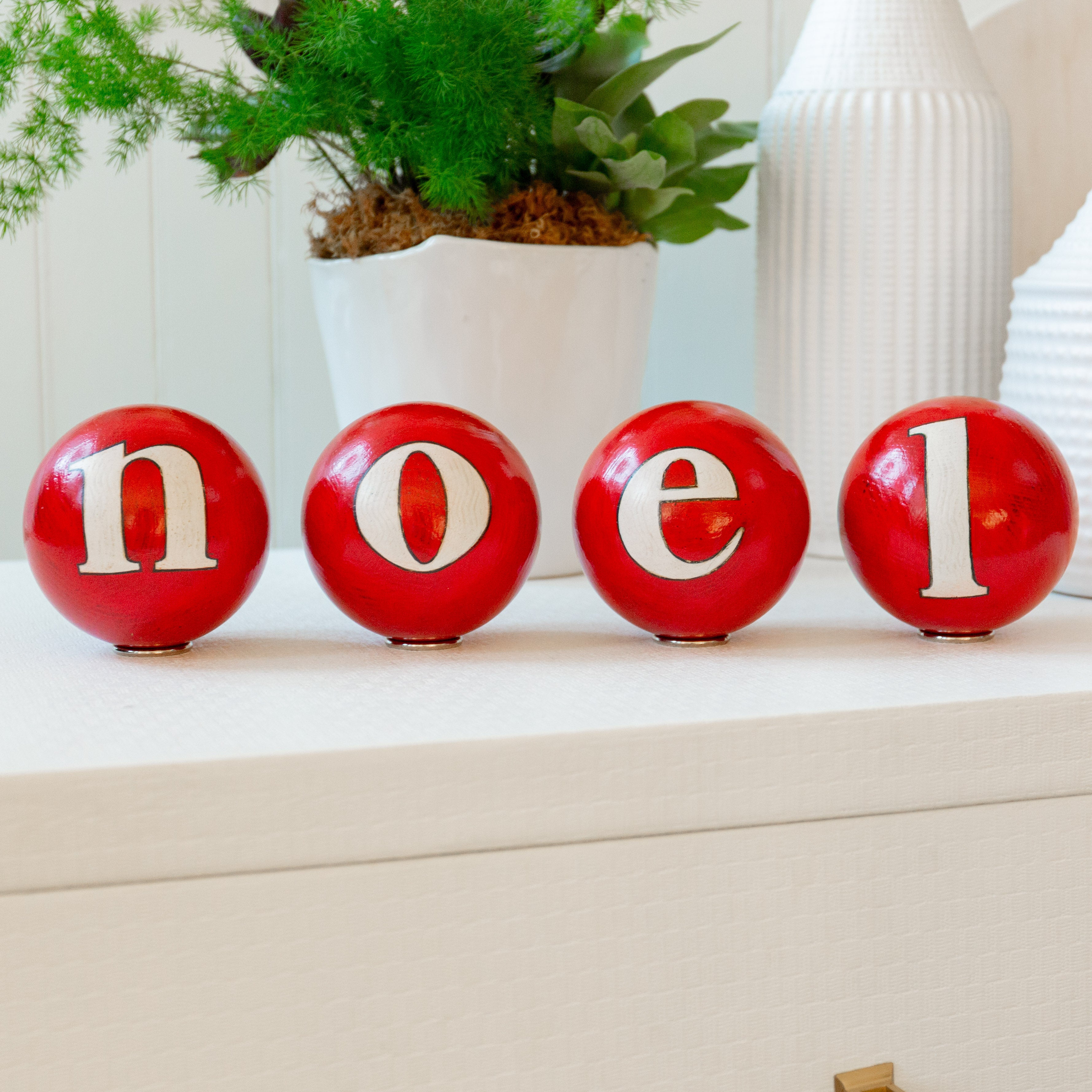 NOEL Decorative Spheres