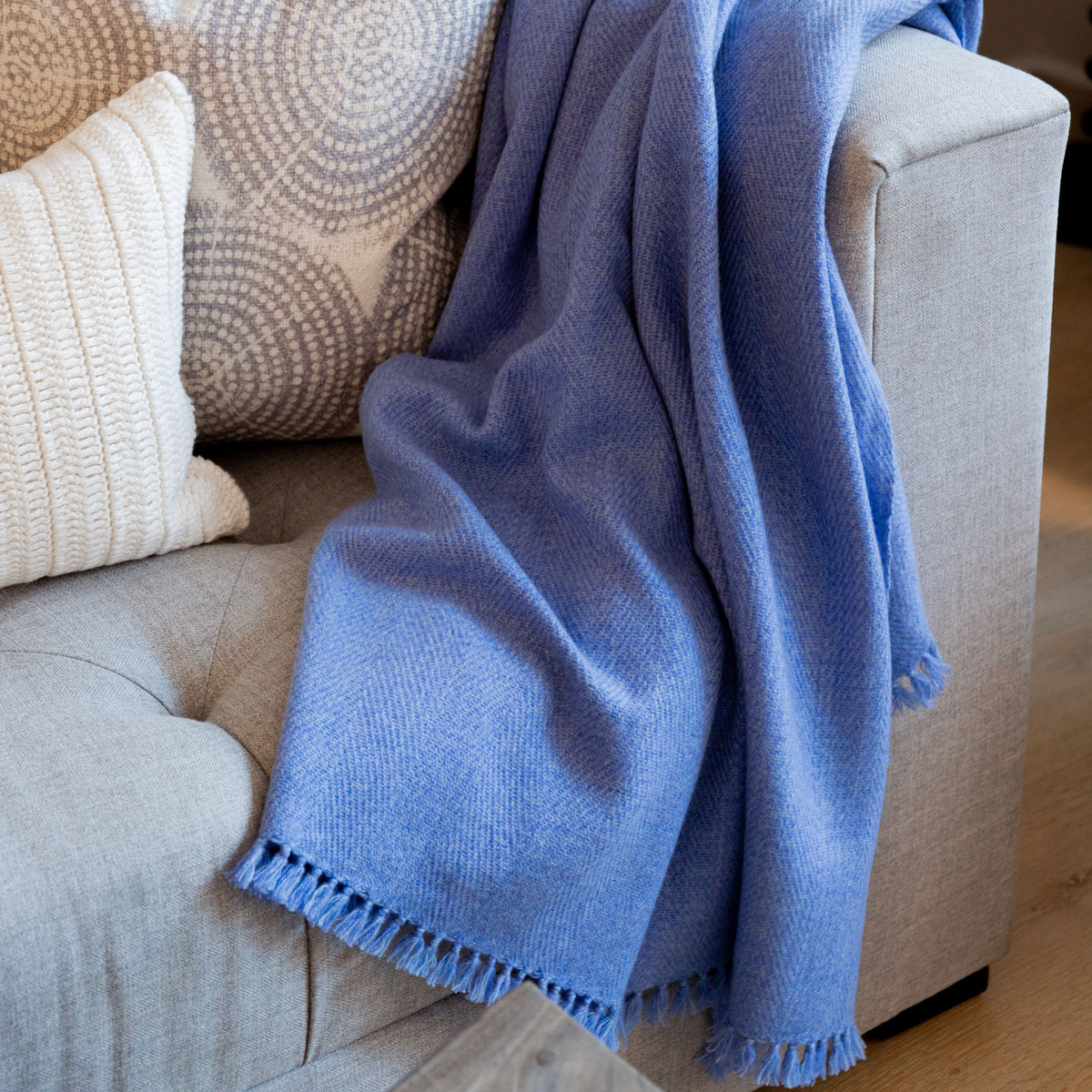 Signature Solid Hand Towel in Cashmere Blue